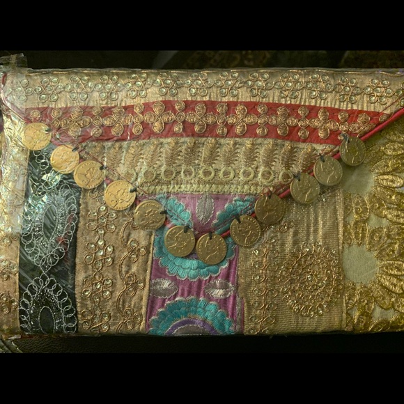 Clutch - Picture 2 of 6